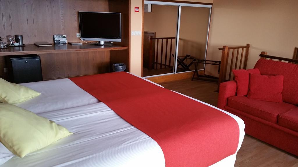 Hotel Restaurant De Hoogt Maasdam Εξωτερικό φωτογραφία